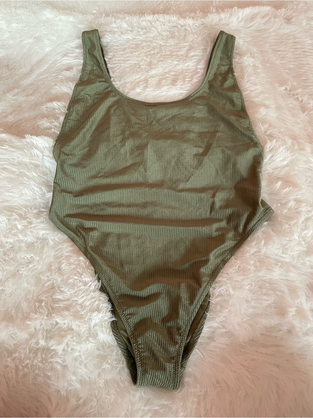 Aerie women’s Olive green One-Piece Swimsuit - size XL